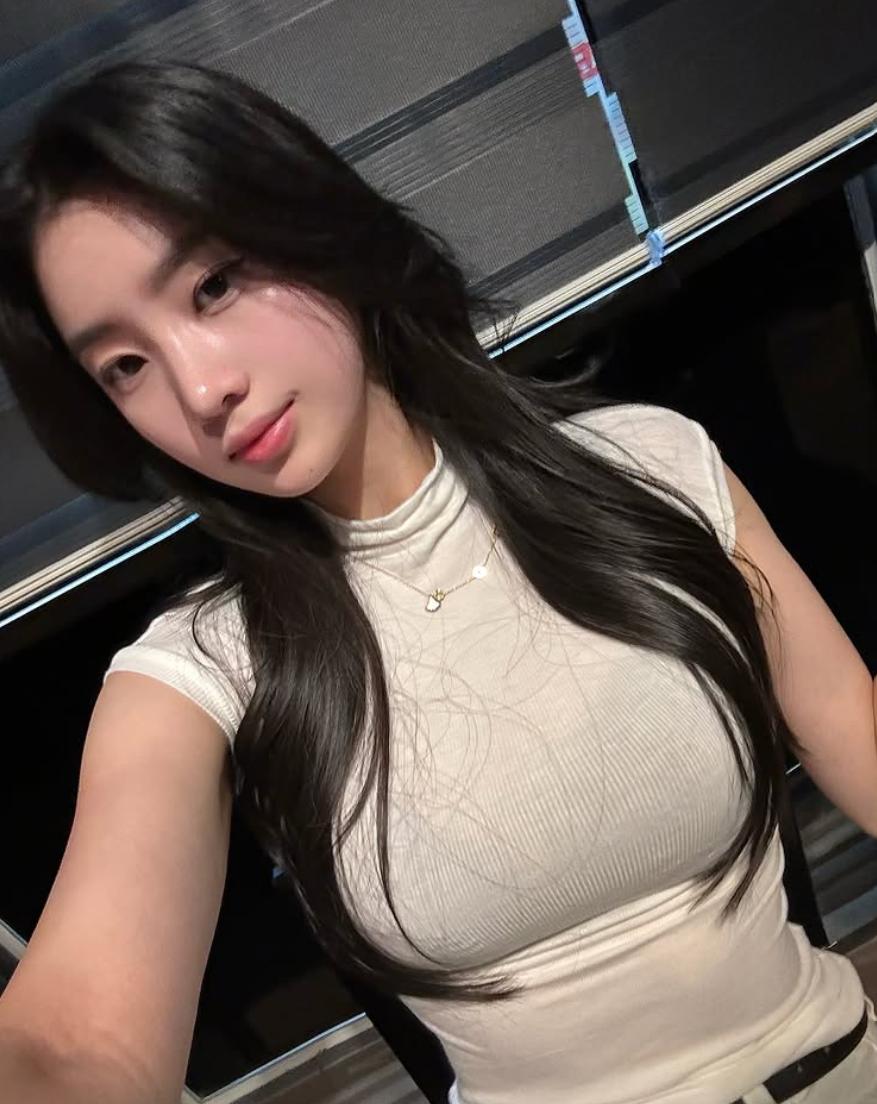 75D컵 인증 셀카녀